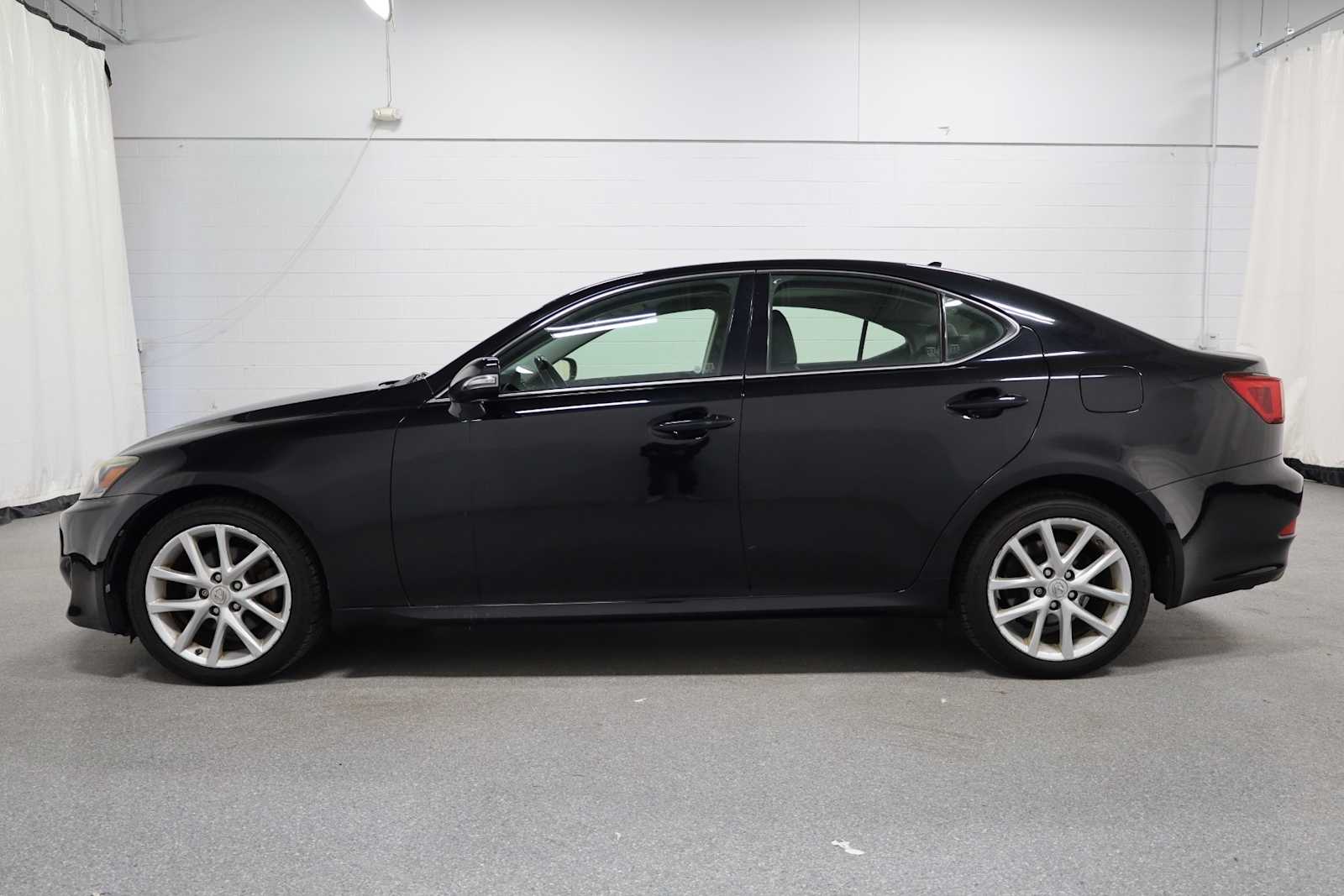 Thumbnail: 2012 Lexus IS - 2
