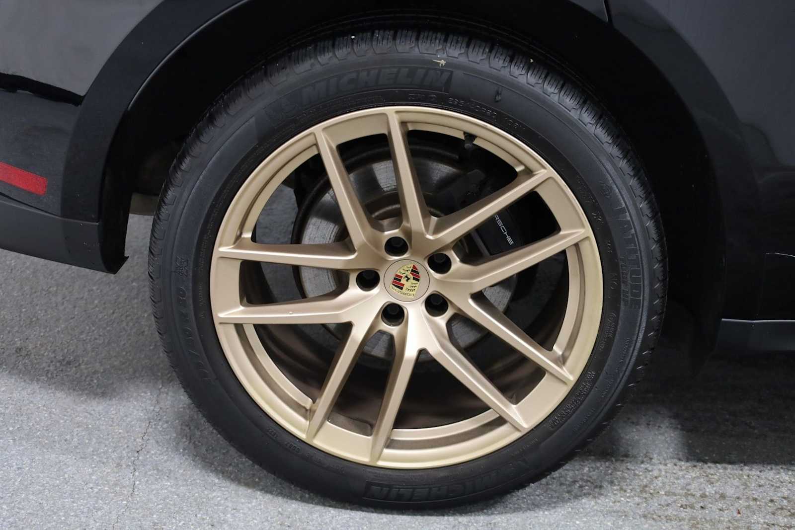 Thumbnail: 2023 Porsche Macan - 38