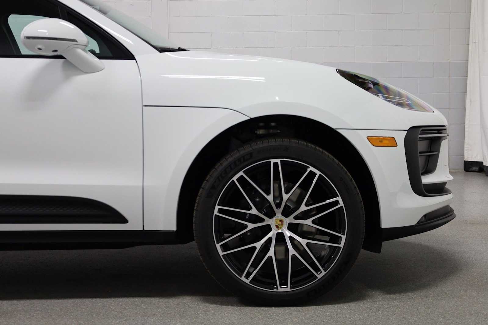 Thumbnail: 2026 Porsche Macan - 11