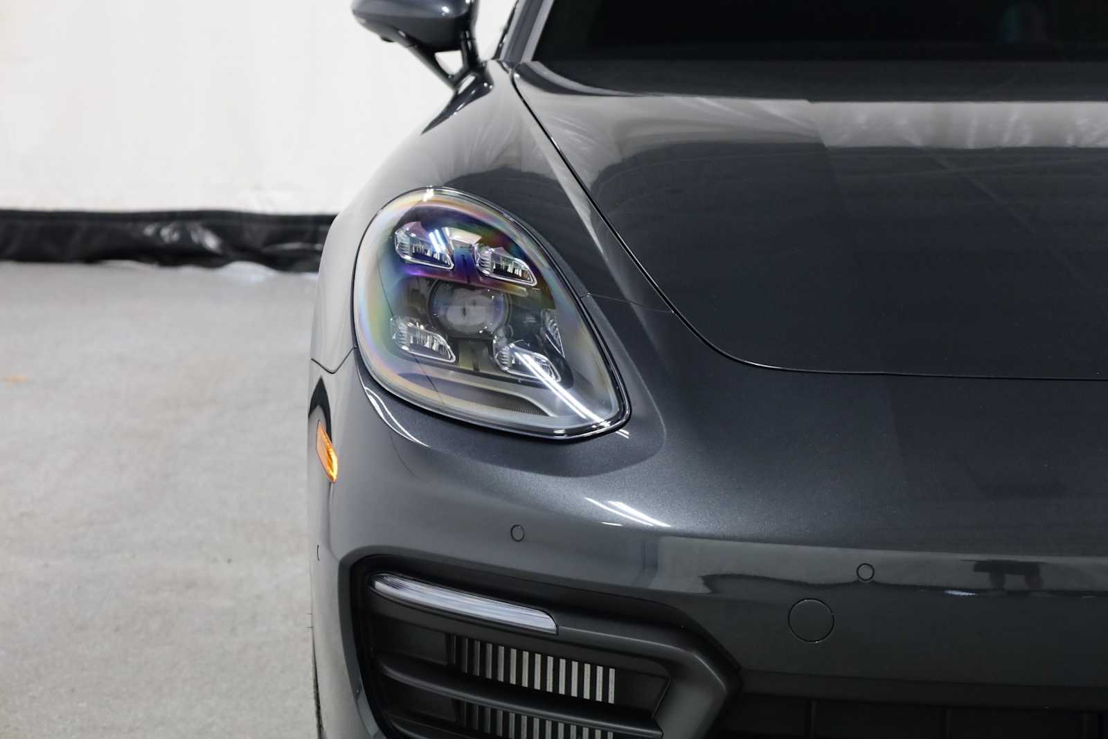 Thumbnail: 2022 Porsche Panamera - 15