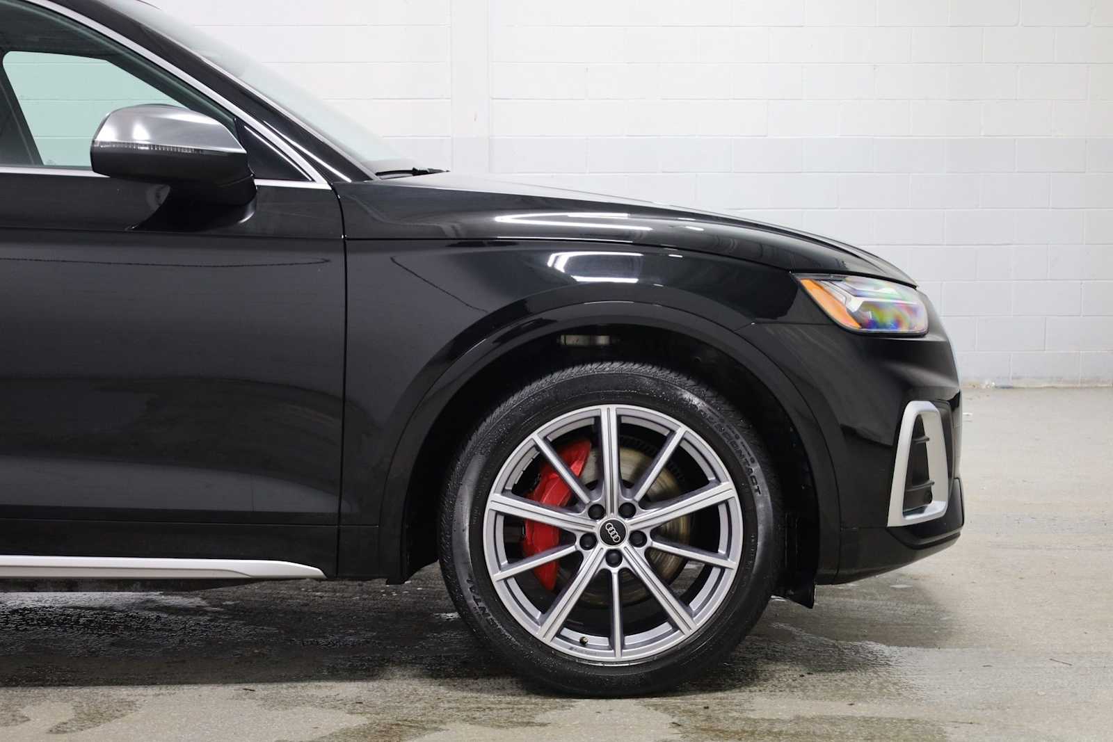 Thumbnail: 2024 Audi SQ5 - 11