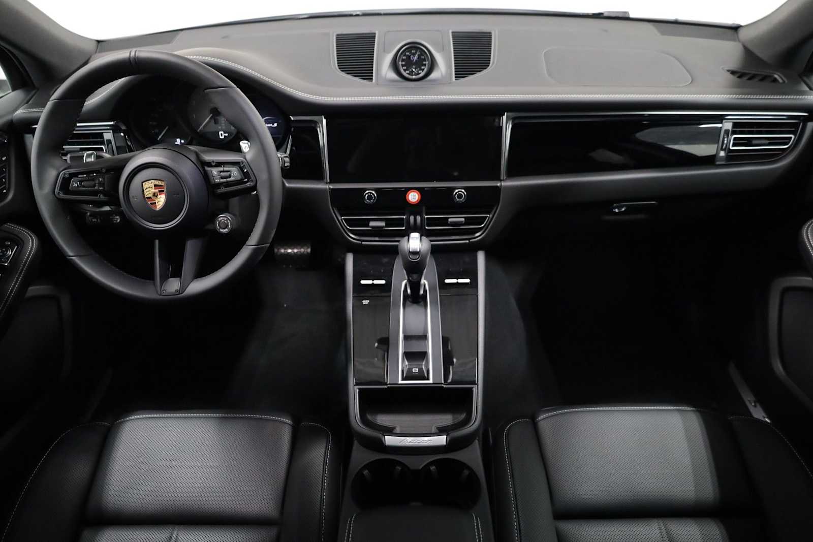 Thumbnail: 2026 Porsche Macan - 26