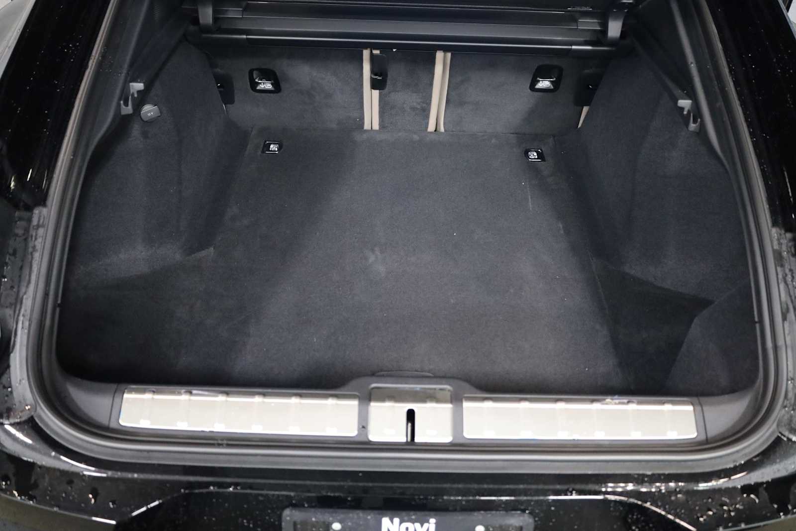 Thumbnail: 2026 Porsche Panamera - 41