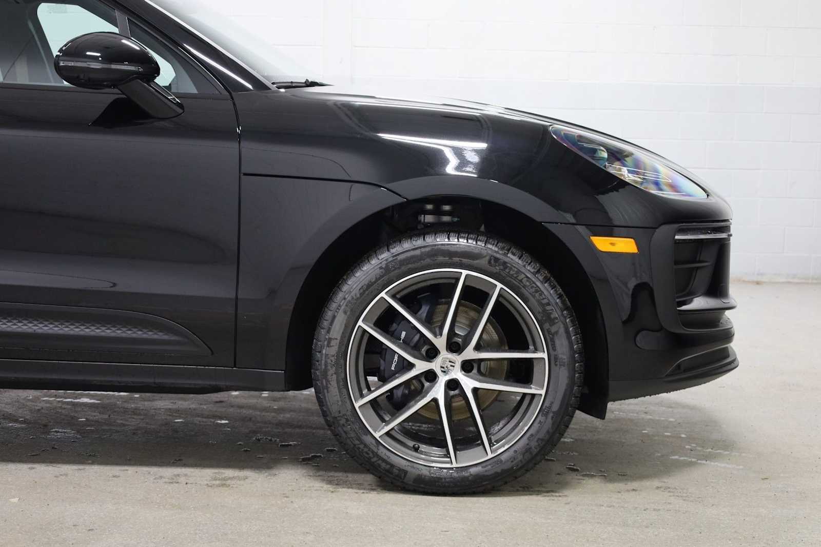 Thumbnail: 2026 Porsche Macan - 11