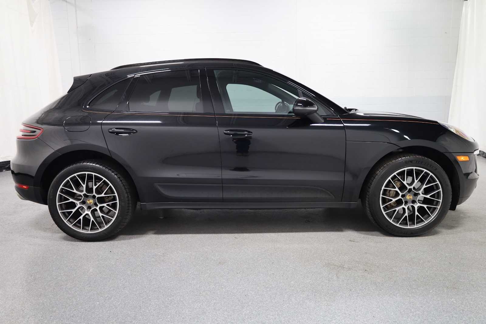 Thumbnail: 2018 Porsche Macan - 10