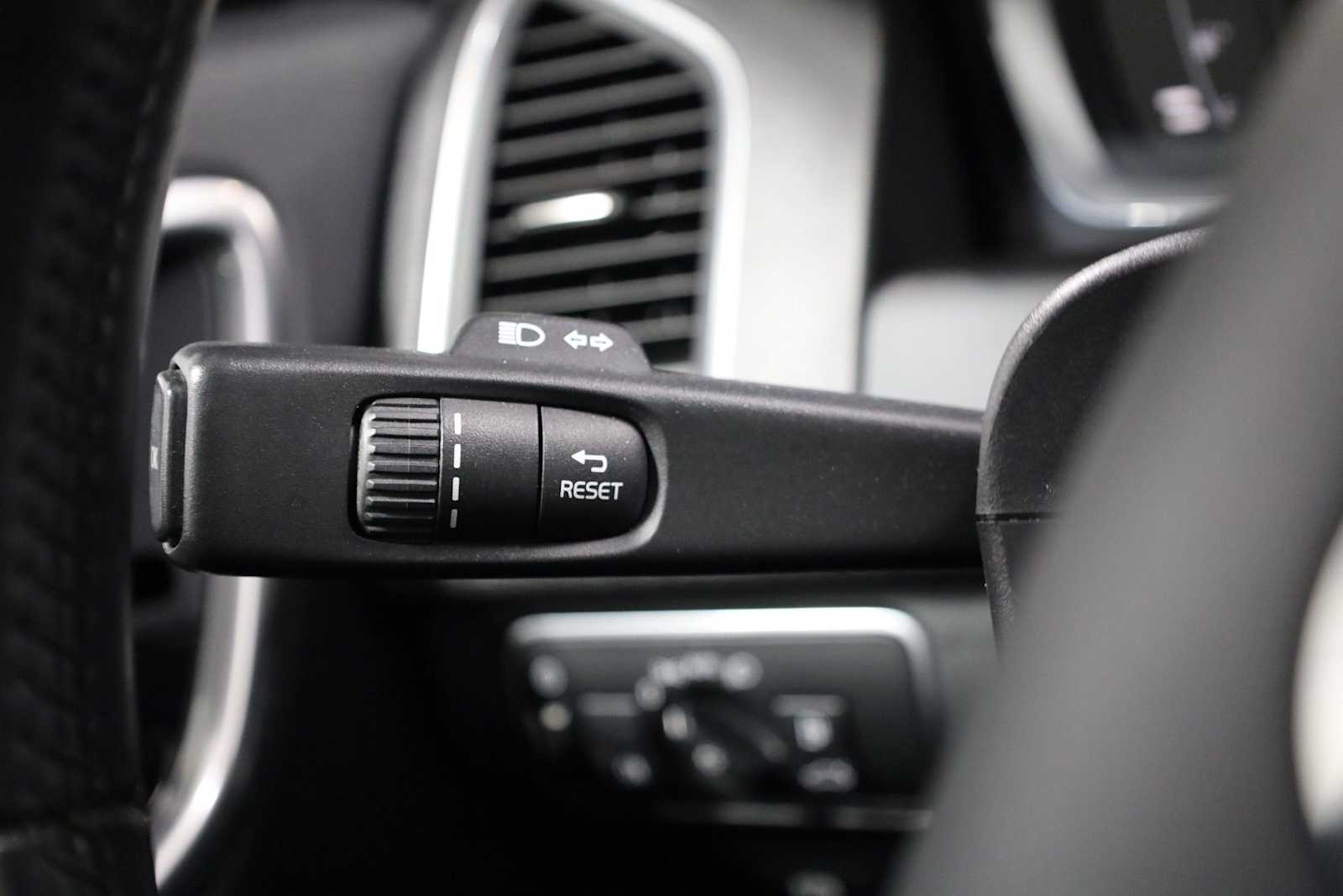 Thumbnail: 2016 Volvo XC60 - 29