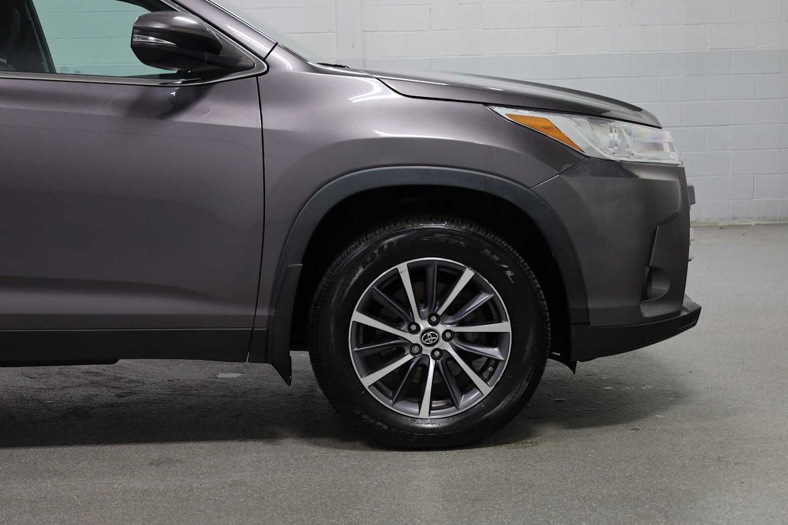Thumbnail: 2019 Toyota Highlander - 11