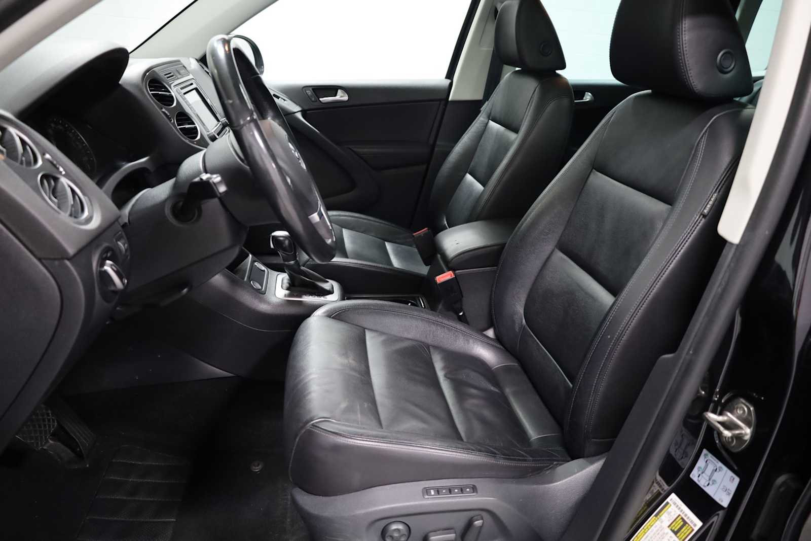 Thumbnail: 2017 Volkswagen Tiguan - 5