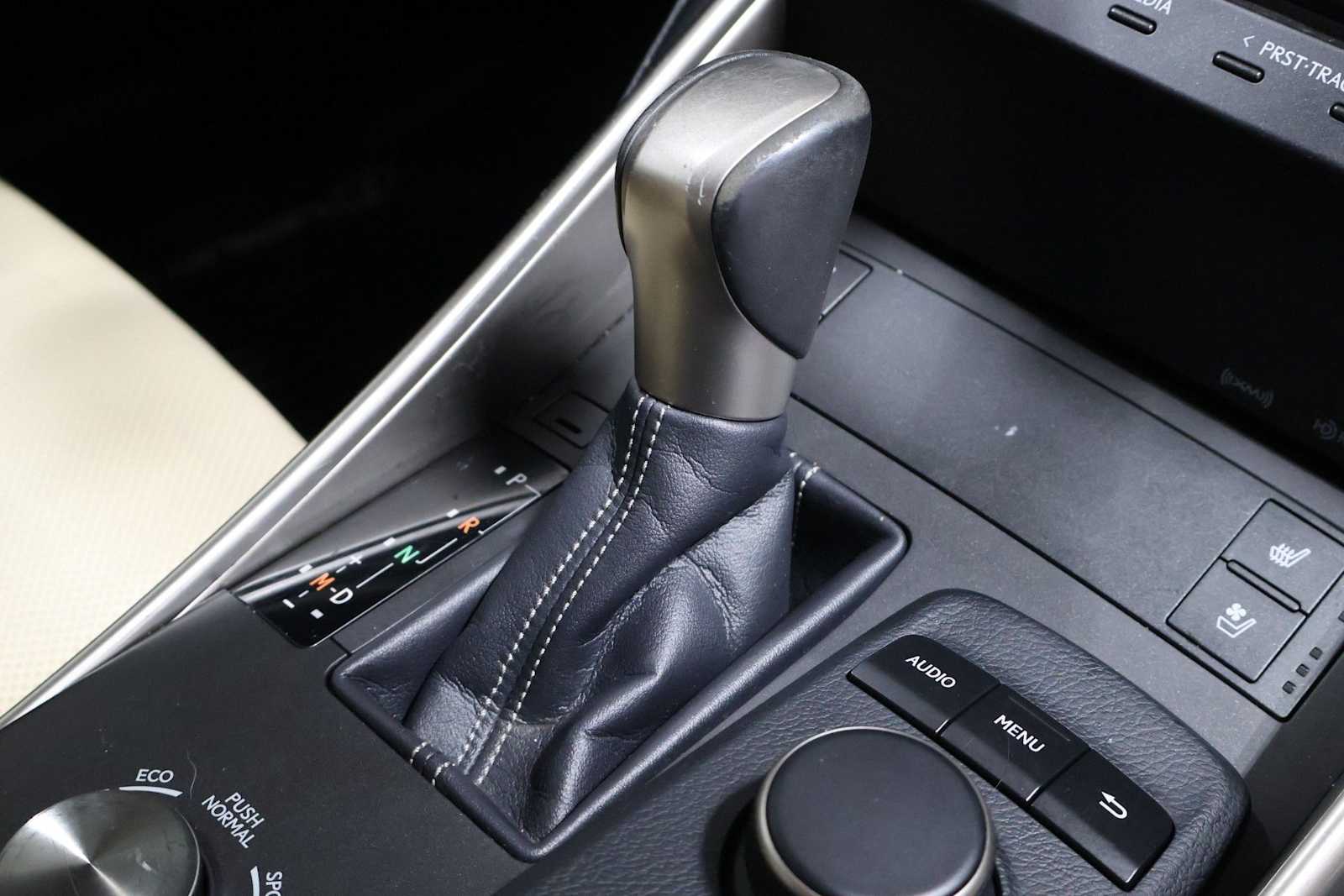 Thumbnail: 2016 Lexus IS - 19