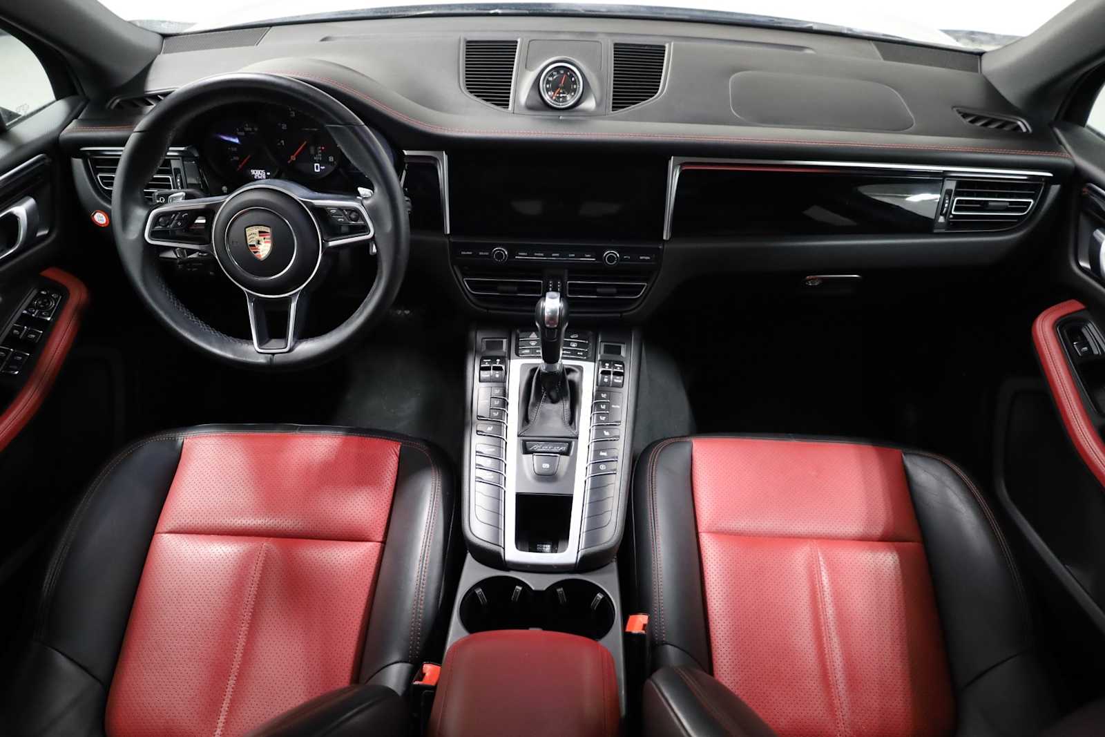 Thumbnail: 2020 Porsche Macan - 25