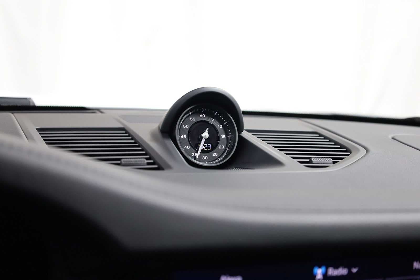 Thumbnail: 2026 Porsche 911 - 18