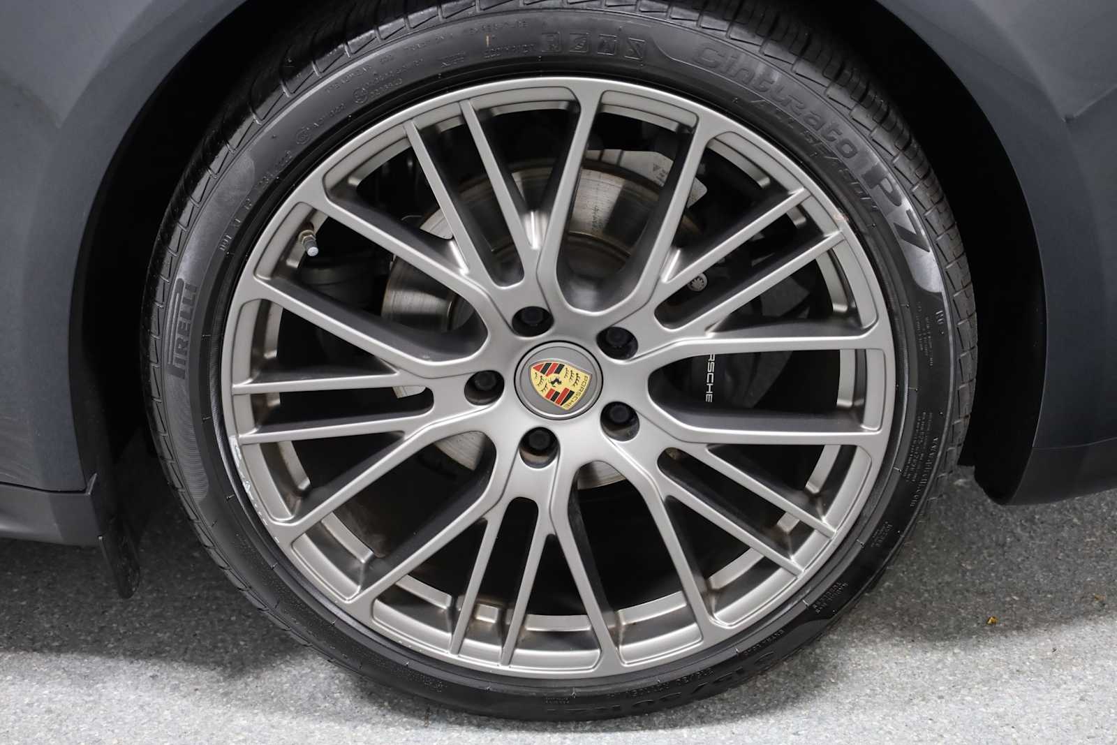 Thumbnail: 2022 Porsche Panamera - 38