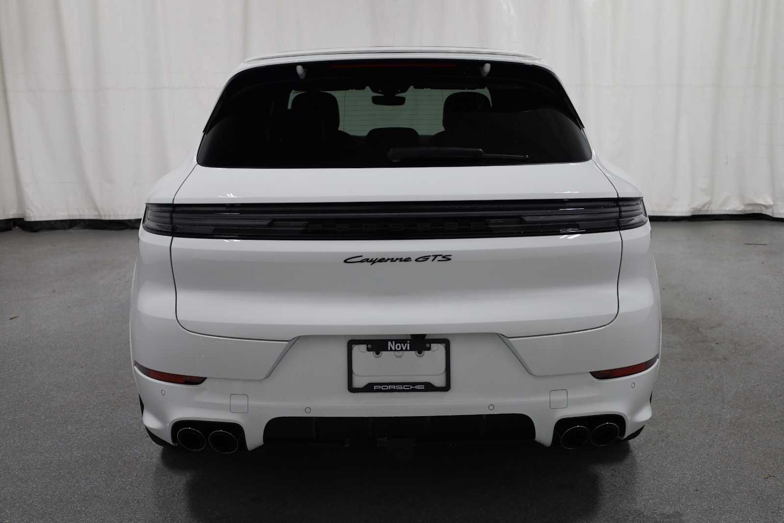 Thumbnail: 2025 Porsche Cayenne - 7
