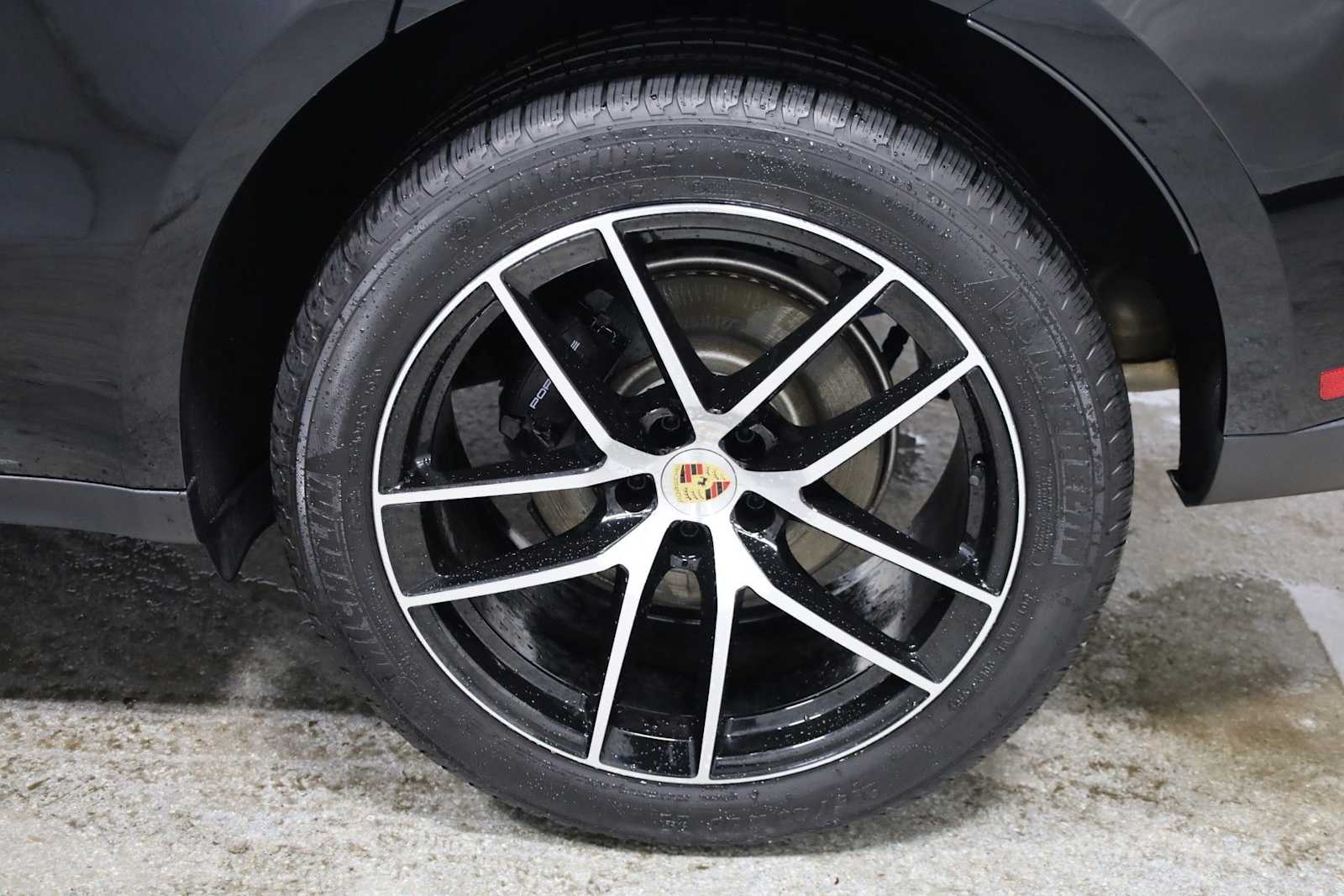 Thumbnail: 2025 Porsche Macan - 39