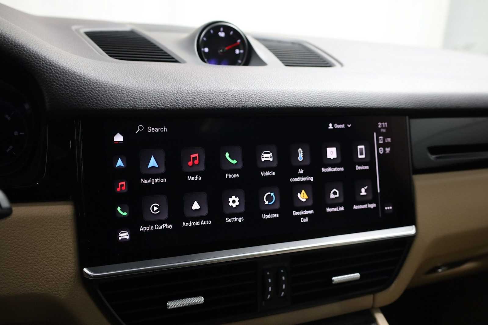 Thumbnail: 2023 Porsche Cayenne - 32