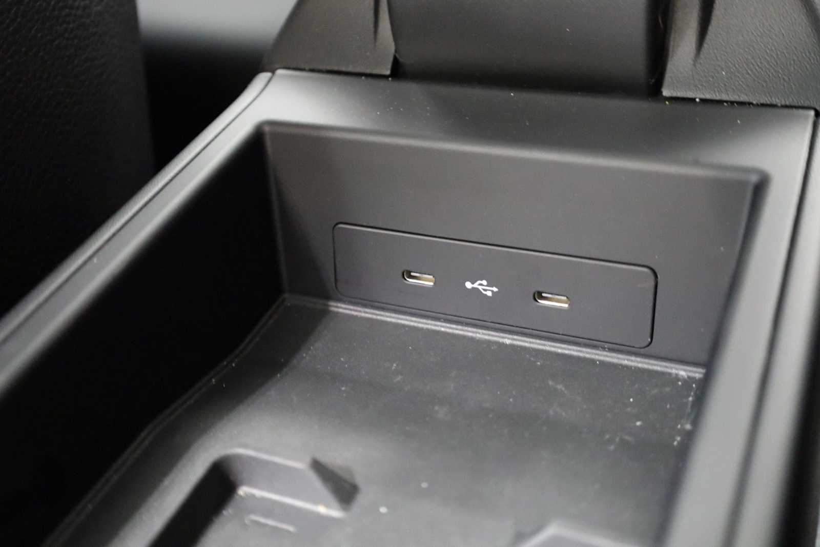 Thumbnail: 2025 Porsche 911 - 34