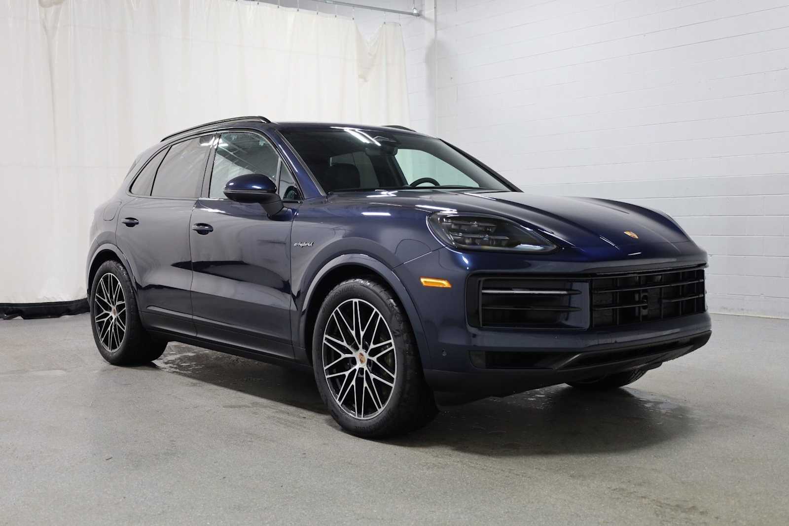 Thumbnail: 2026 Porsche Cayenne - 12