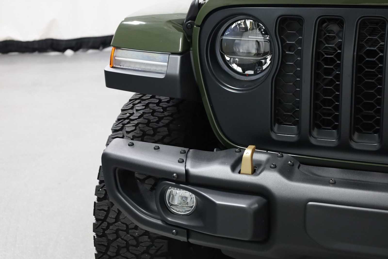 Thumbnail: 2022 Jeep Wrangler - 15