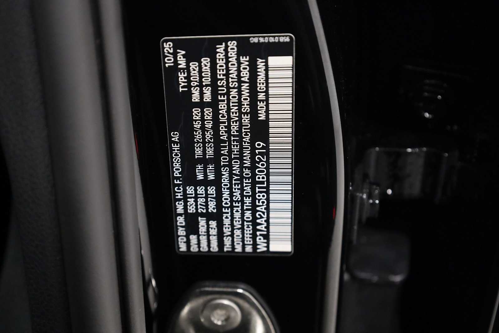 Thumbnail: 2026 Porsche Macan - 44