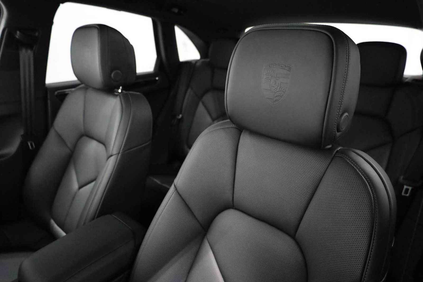 Thumbnail: 2026 Porsche Macan - 19