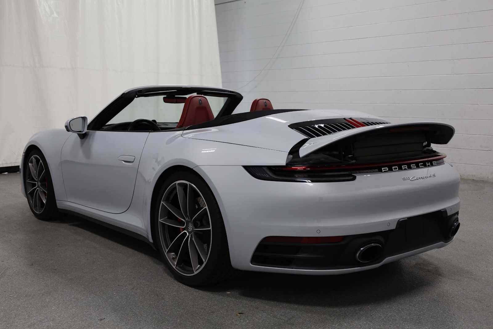 2023 Porsche 911 4S photo 3