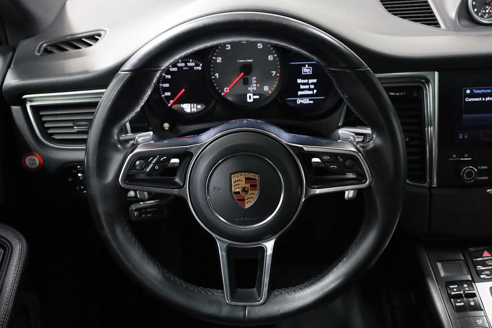 Thumbnail: 2018 Porsche Macan - 25