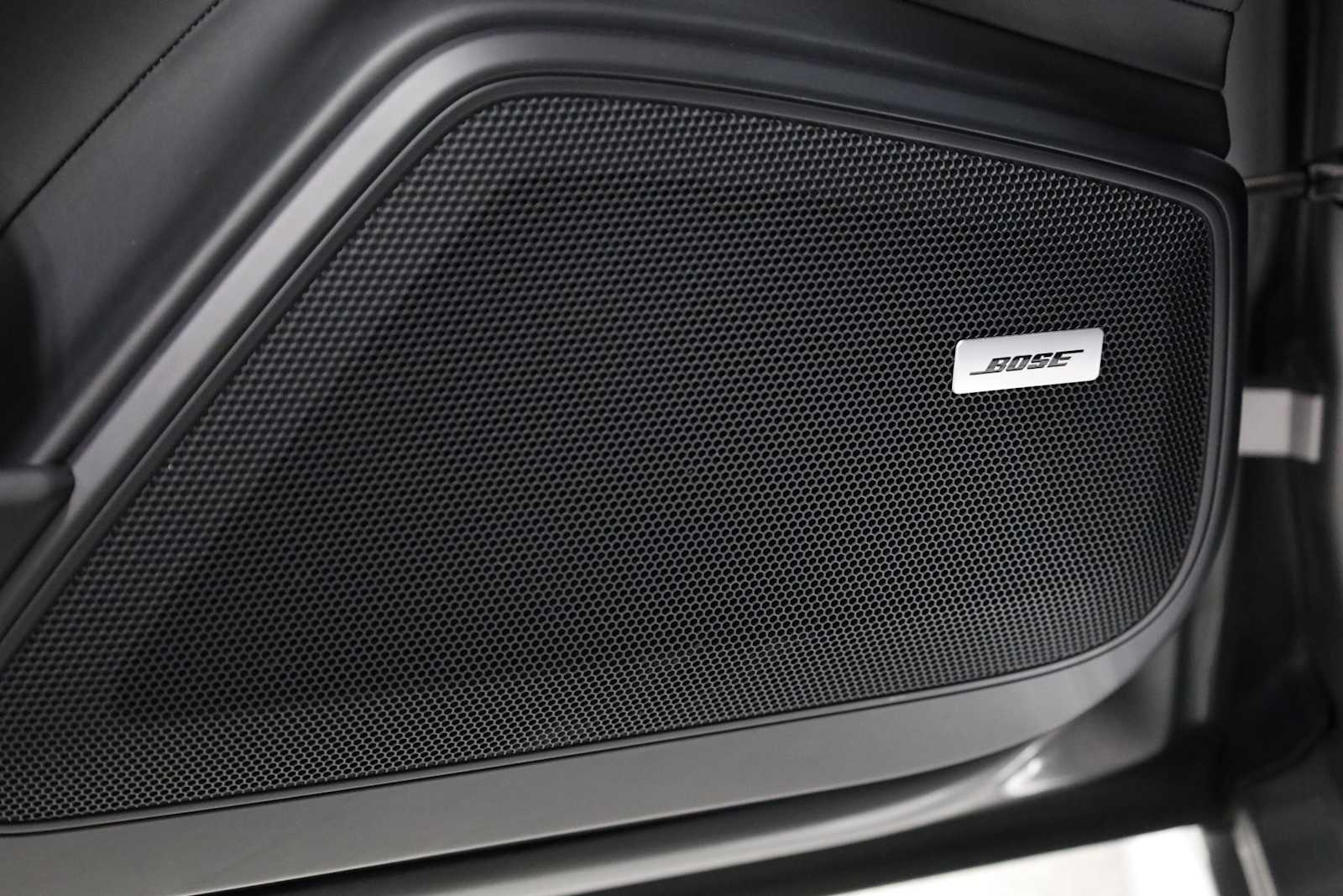 Thumbnail: 2018 Porsche Panamera - 17