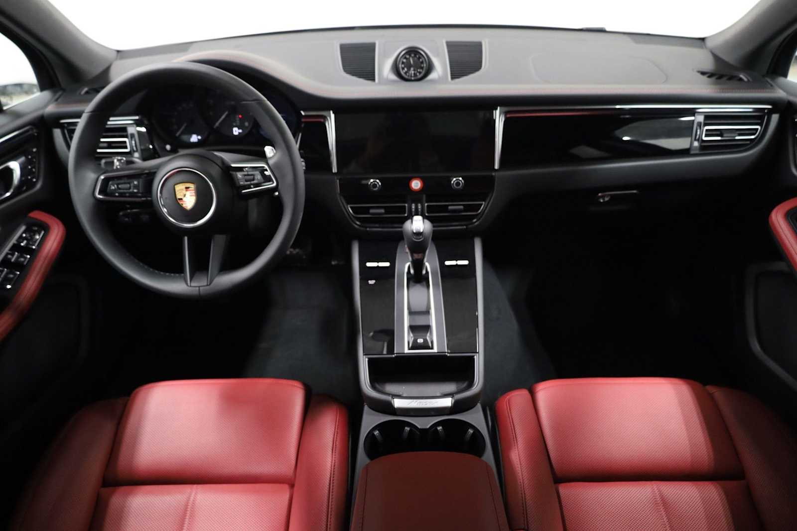 Thumbnail: 2026 Porsche Macan - 26