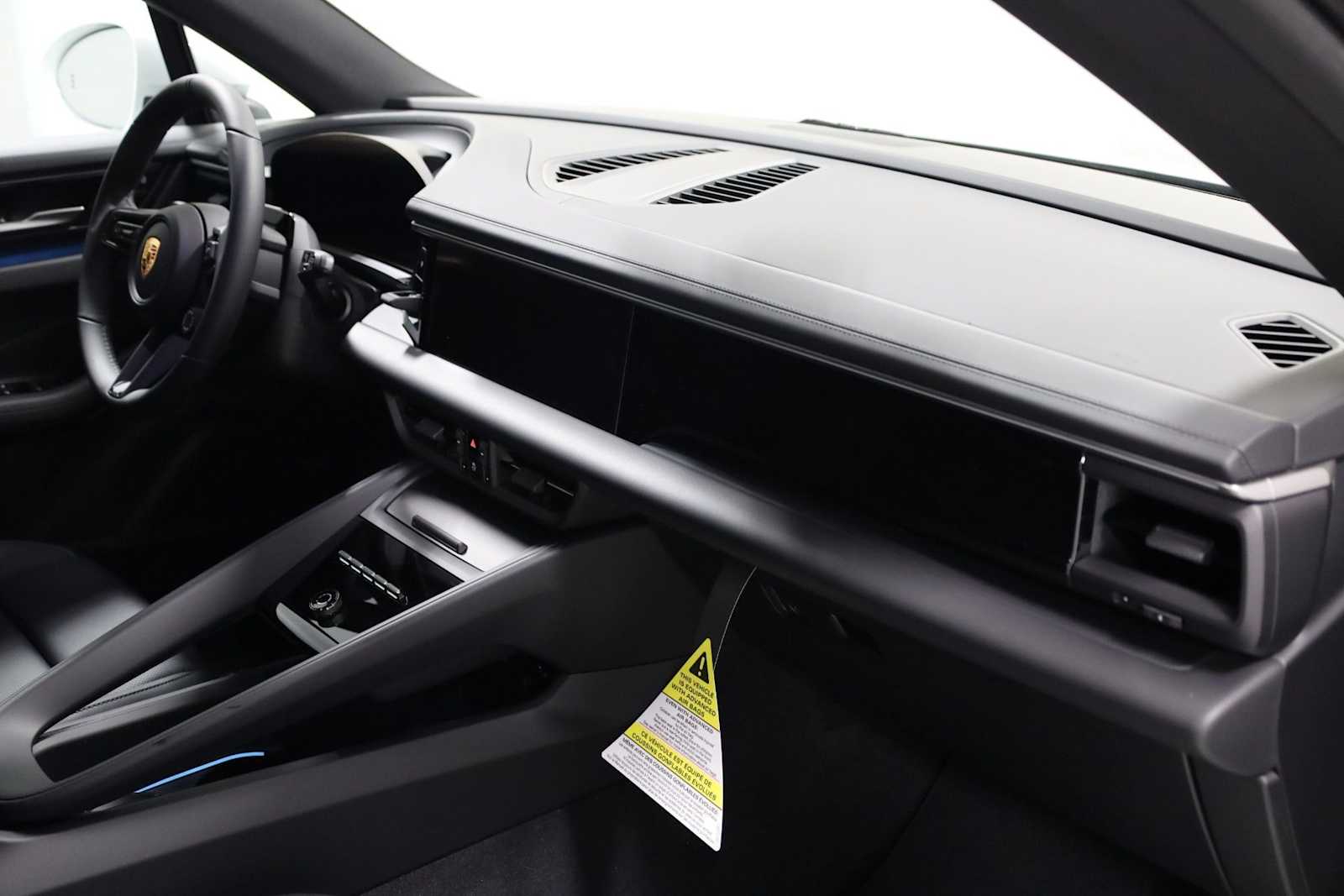 Thumbnail: 2026 Porsche Macan - 6