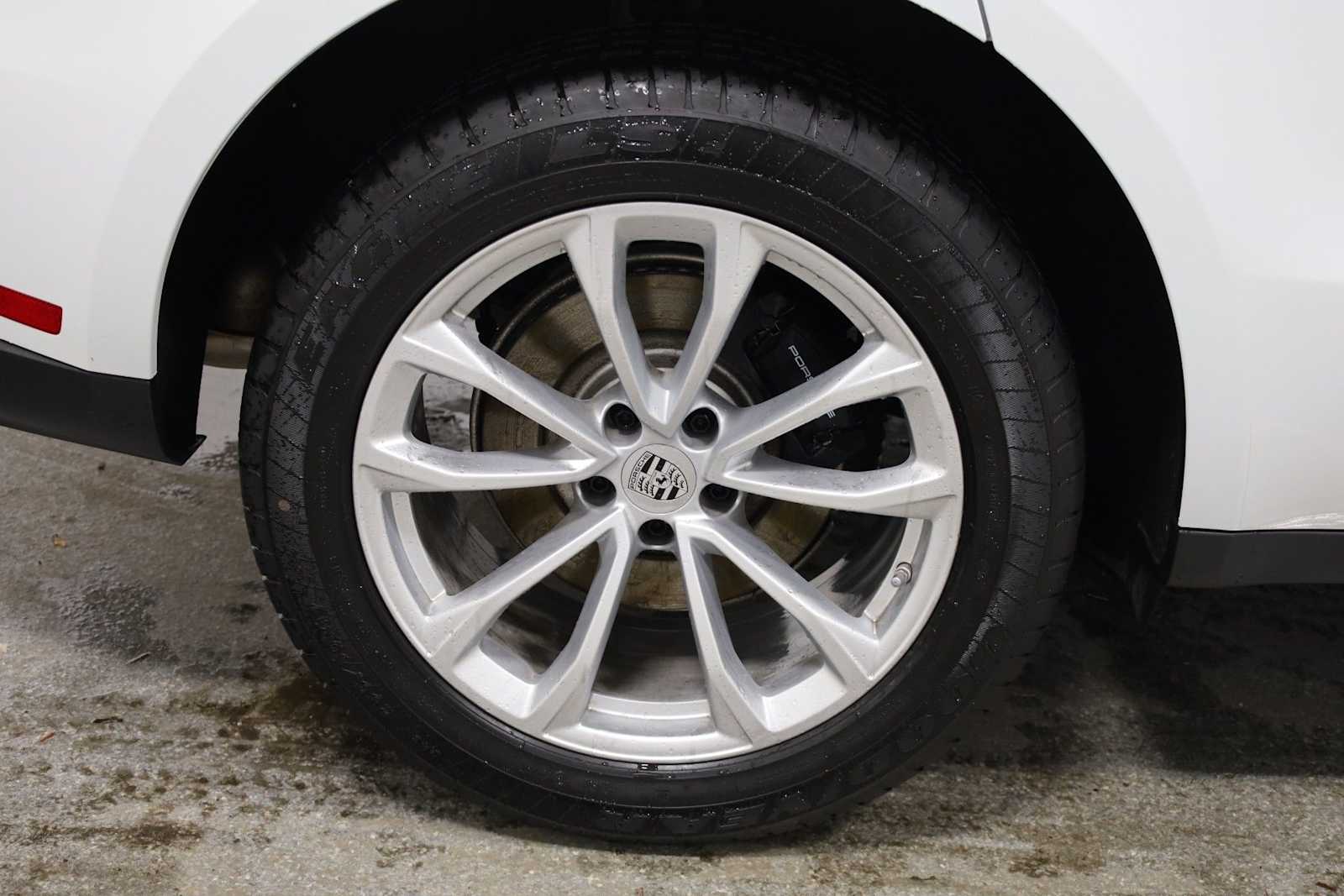 Thumbnail: 2026 Porsche Macan - 38