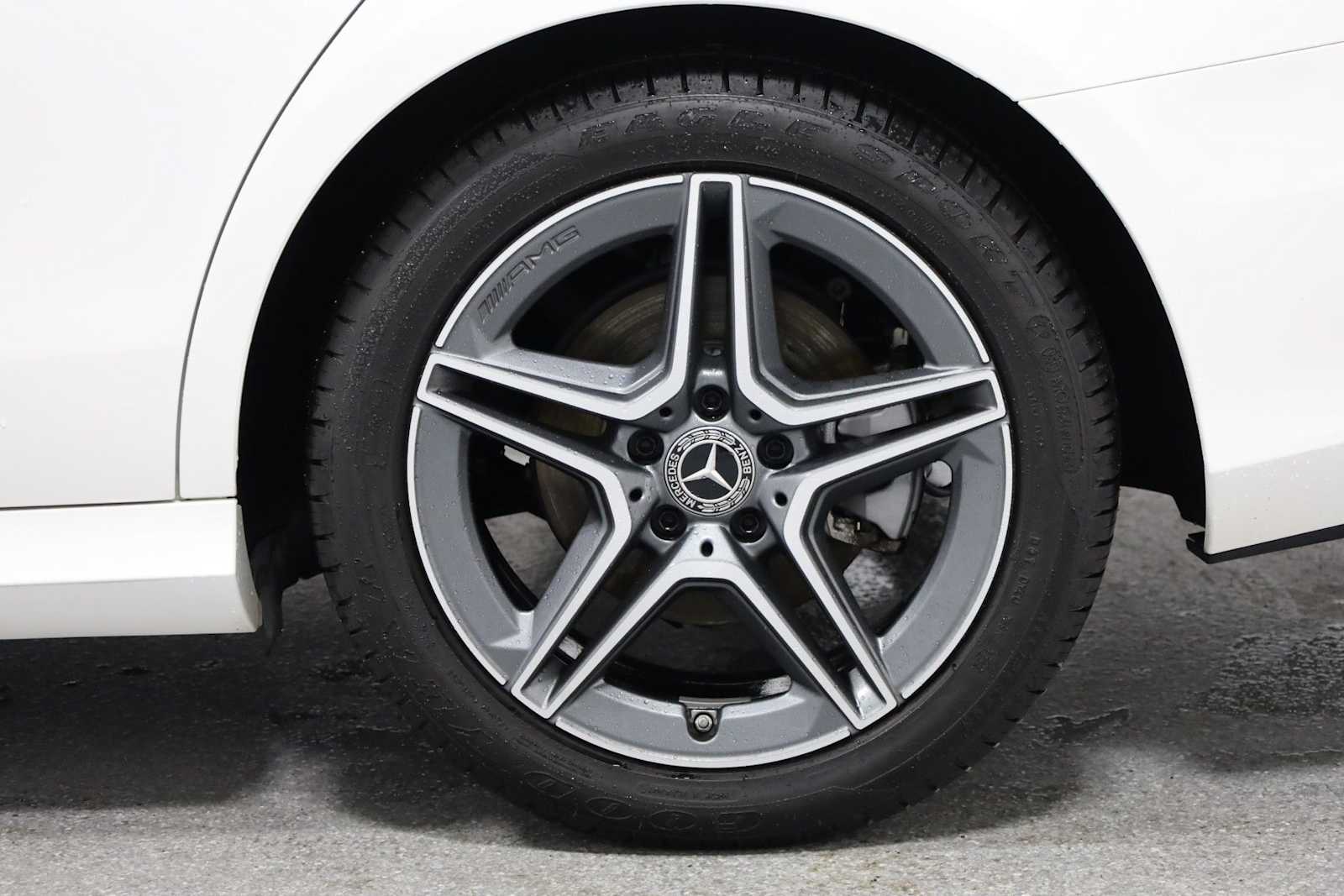 Thumbnail: 2023 Mercedes-Benz E-Class - 32