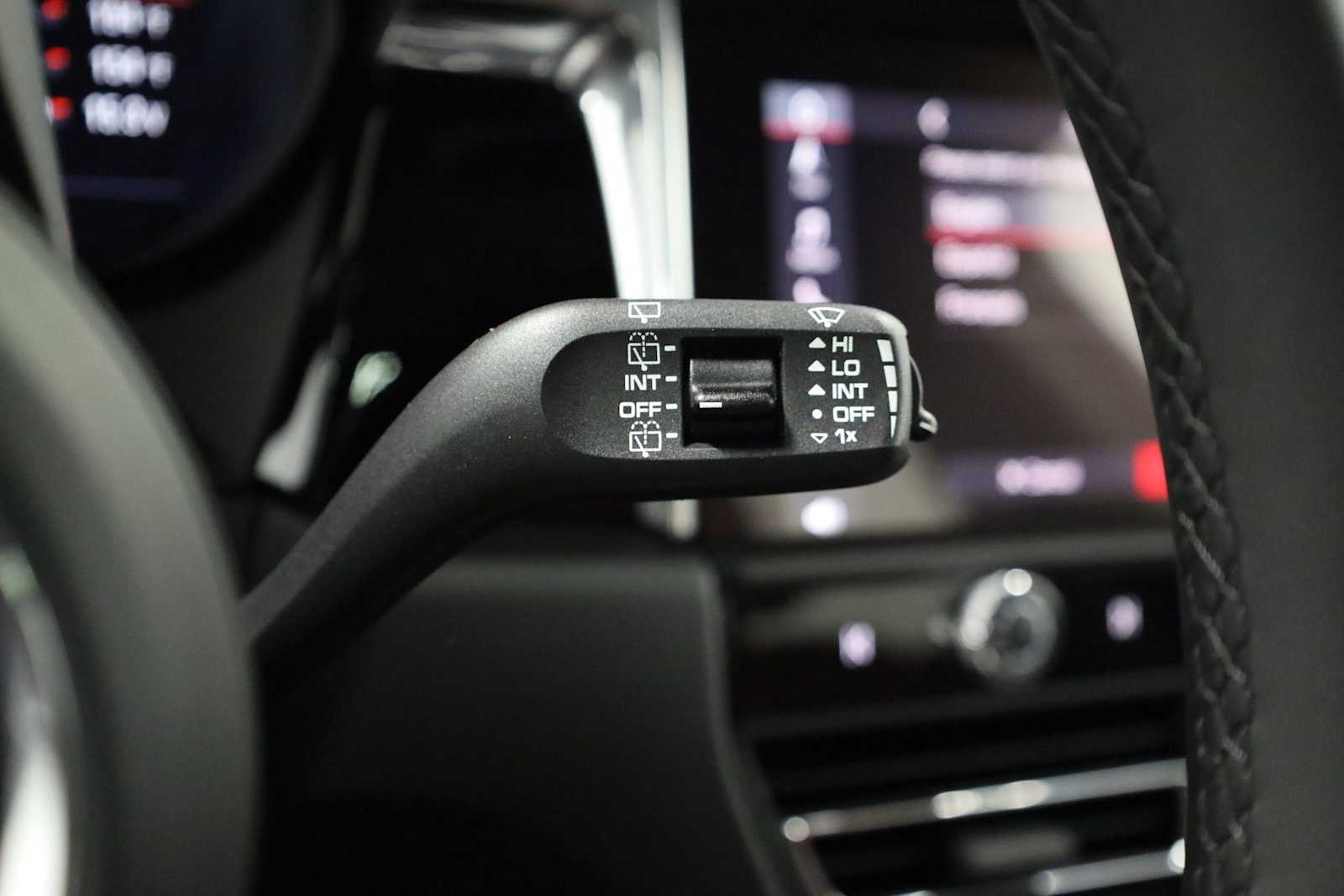 Thumbnail: 2026 Porsche Macan - 30