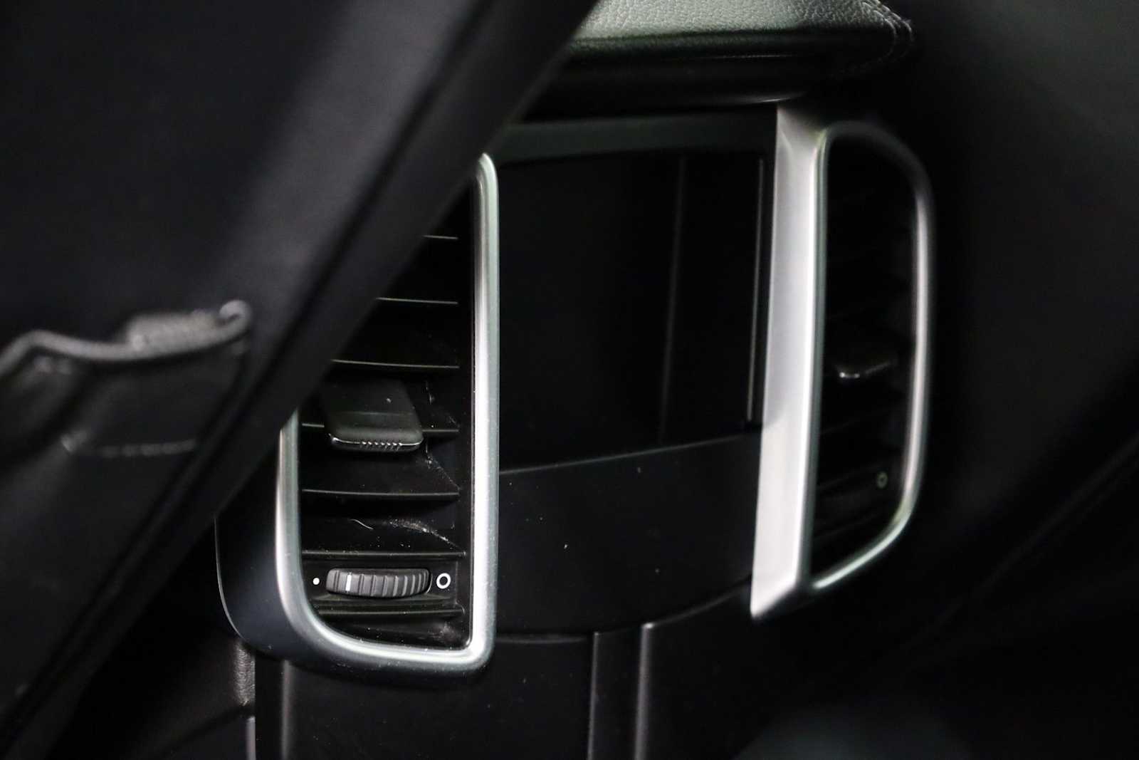 Thumbnail: 2017 Porsche Cayenne - 35