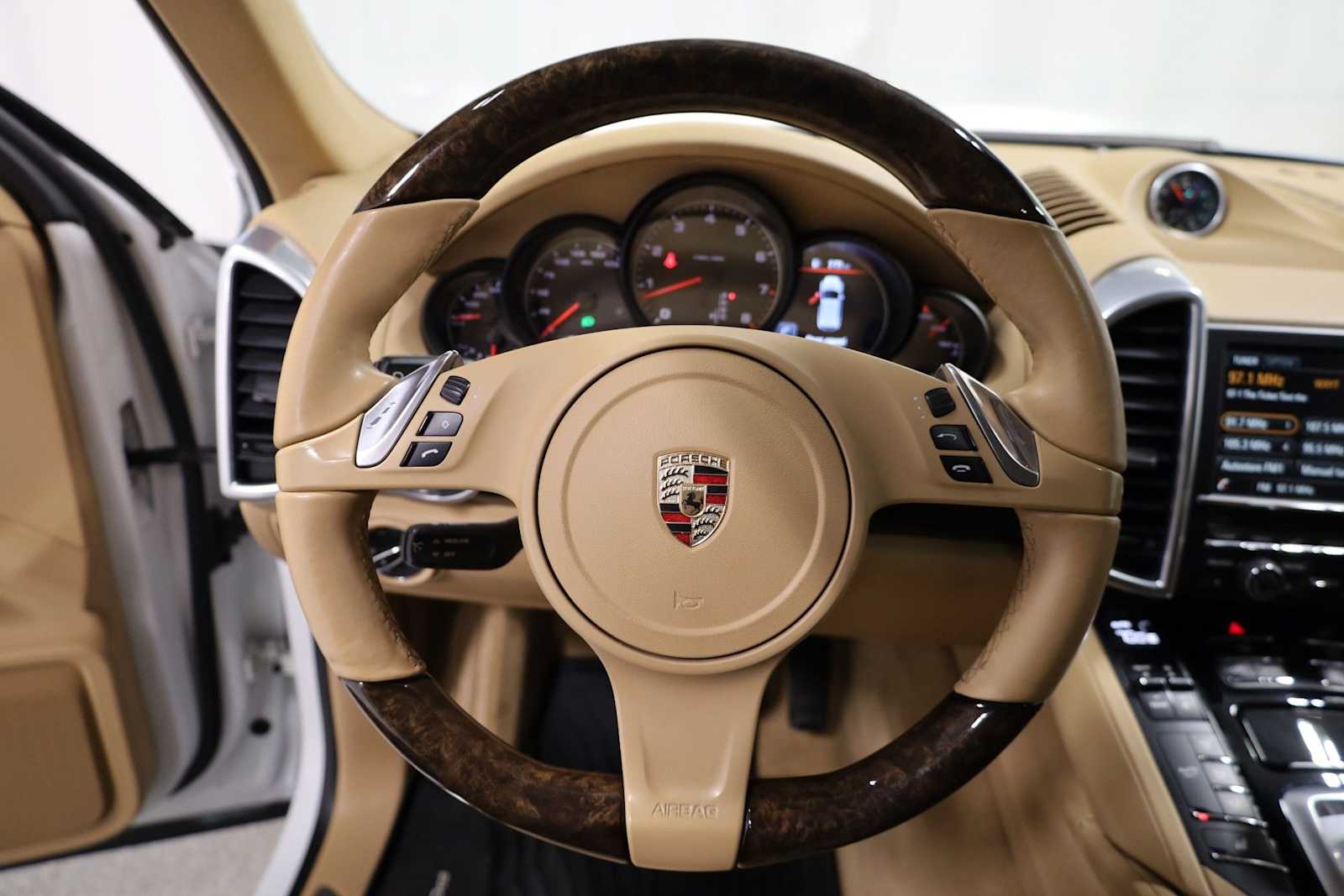 Thumbnail: 2014 Porsche Cayenne - 25