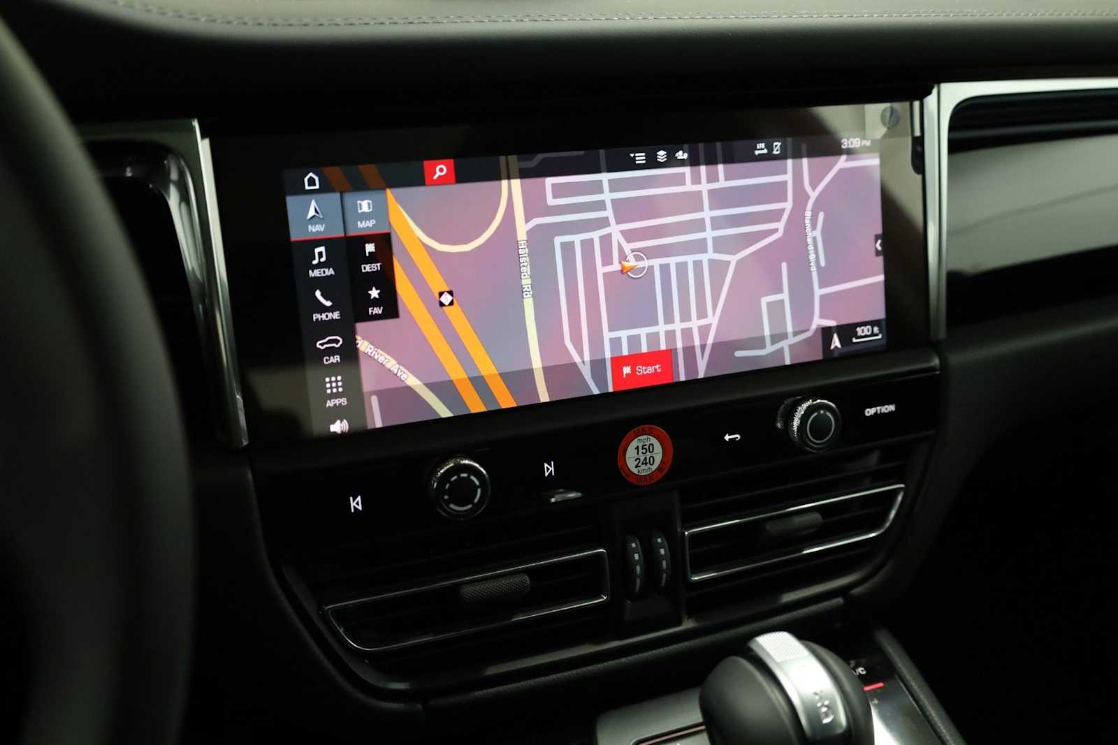 Thumbnail: 2026 Porsche Macan - 33