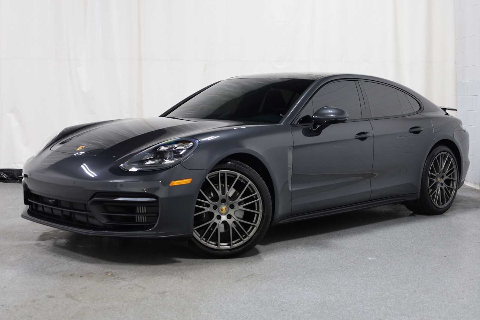Thumbnail: 2022 Porsche Panamera - 1