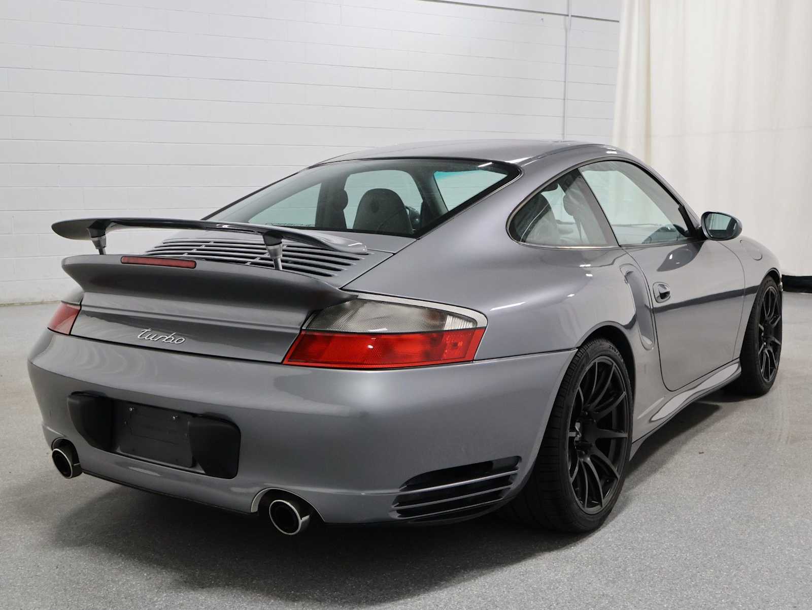 Thumbnail: 2002 Porsche 911 - 9