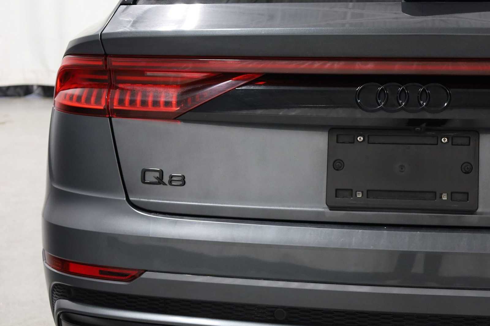 Thumbnail: 2021 Audi Q8 - 8