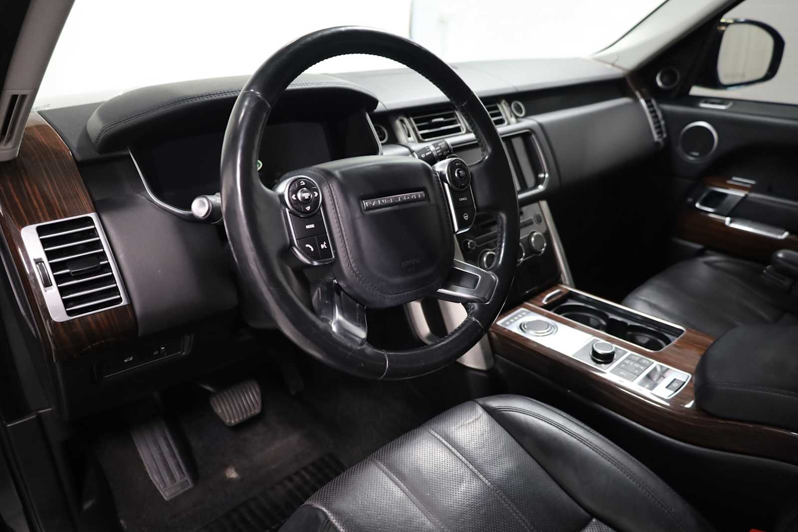 Thumbnail: 2015 Land Rover Range Rover - 4