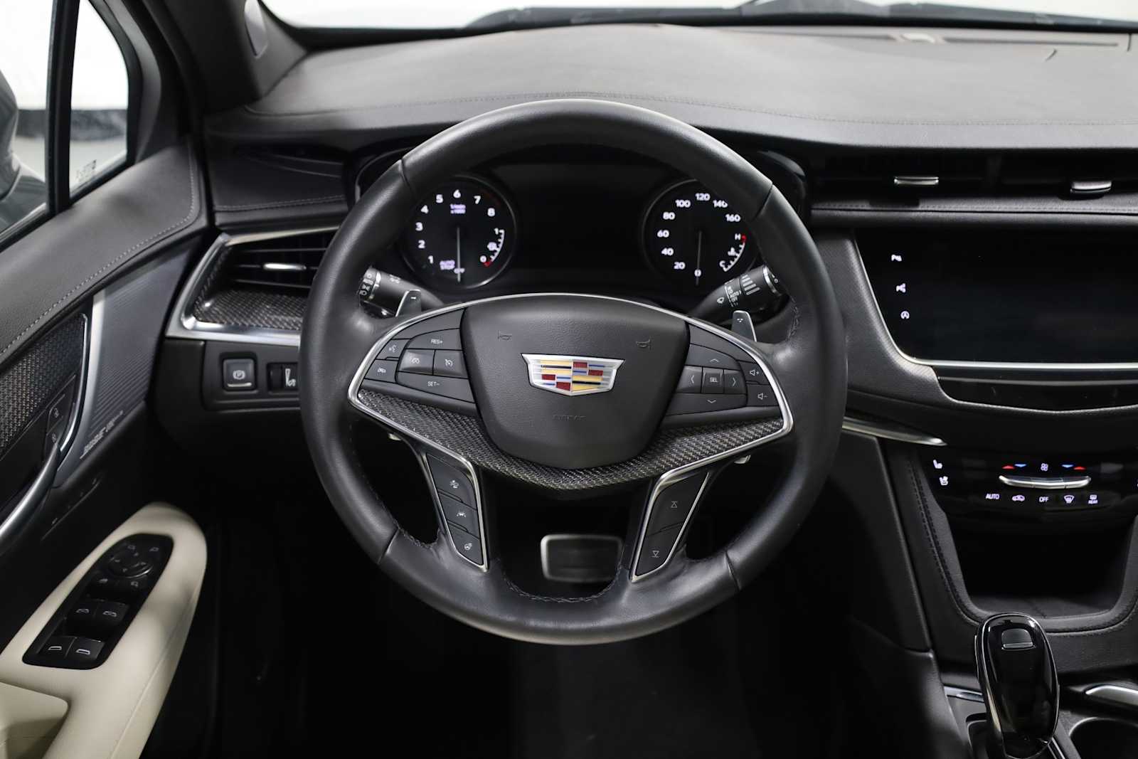 Thumbnail: 2023 Cadillac XT5 - 23