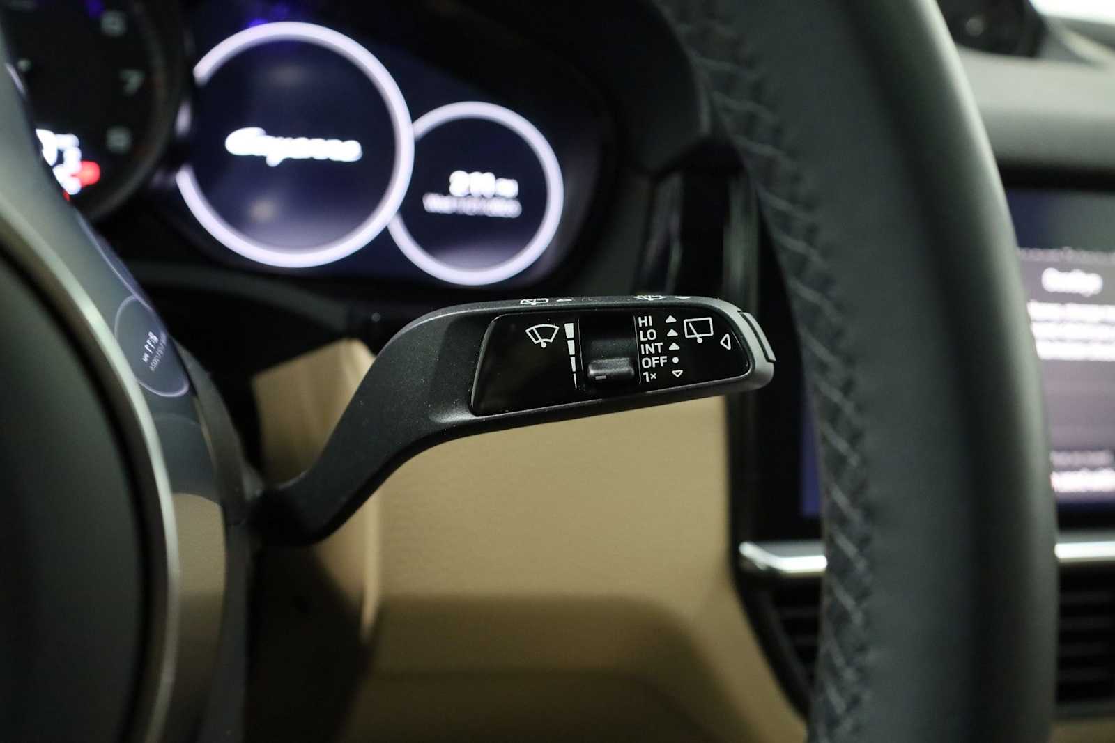 Thumbnail: 2023 Porsche Cayenne - 30