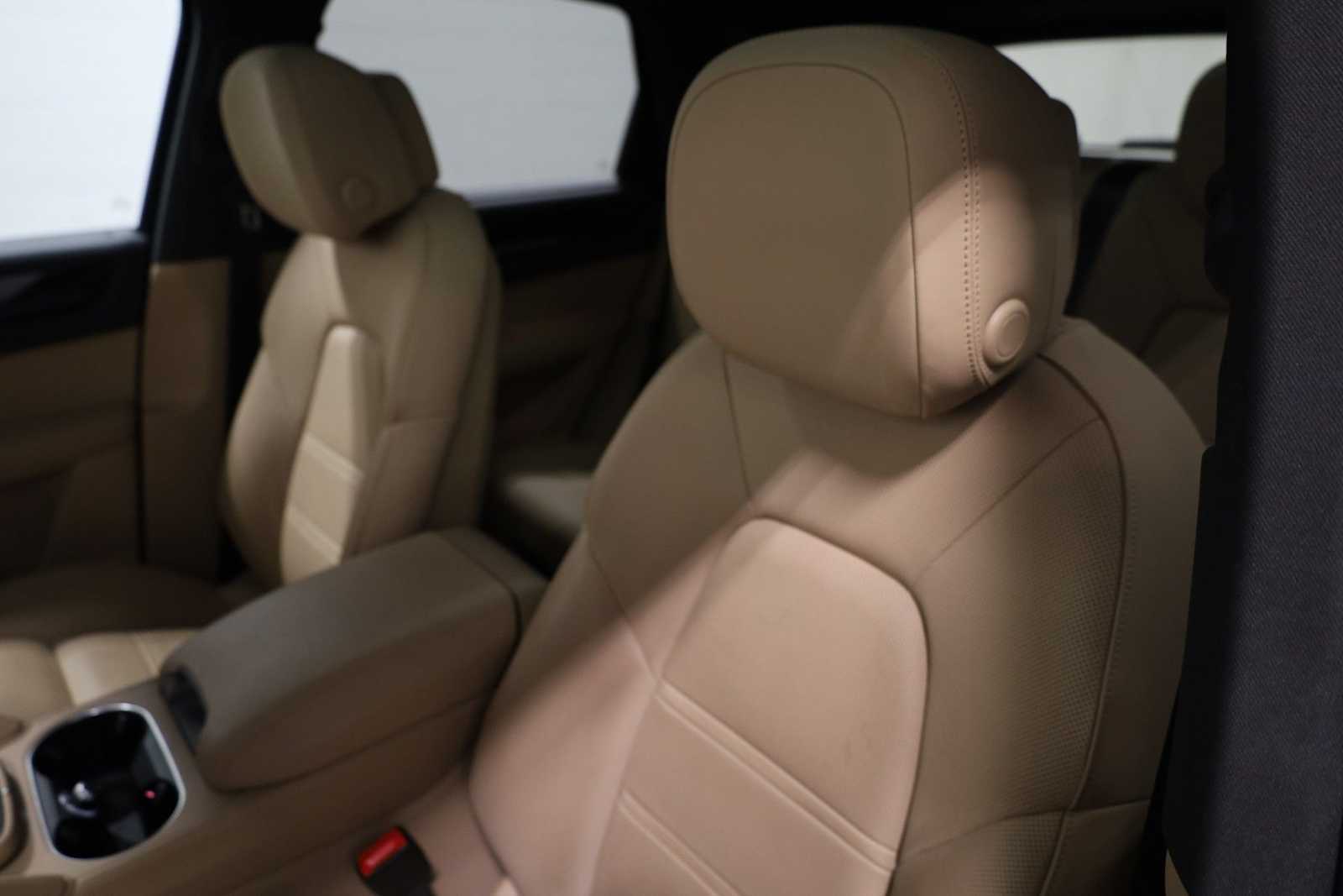 Thumbnail: 2023 Porsche Cayenne - 19