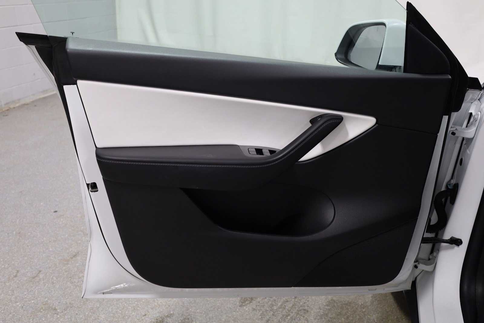 Thumbnail: 2020 Tesla Model Y - 16