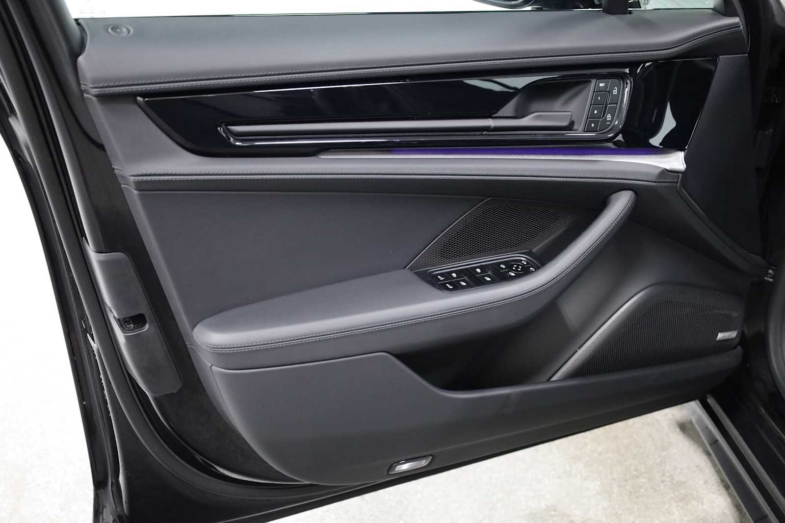 Thumbnail: 2025 Porsche Panamera - 16