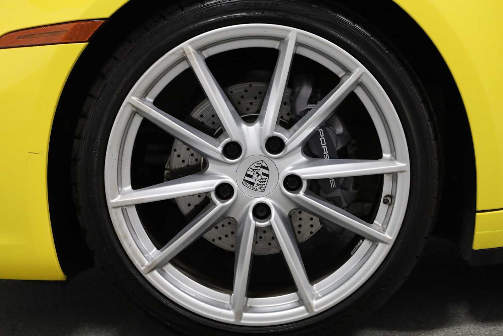 Thumbnail: 2022 Porsche 911 - 39