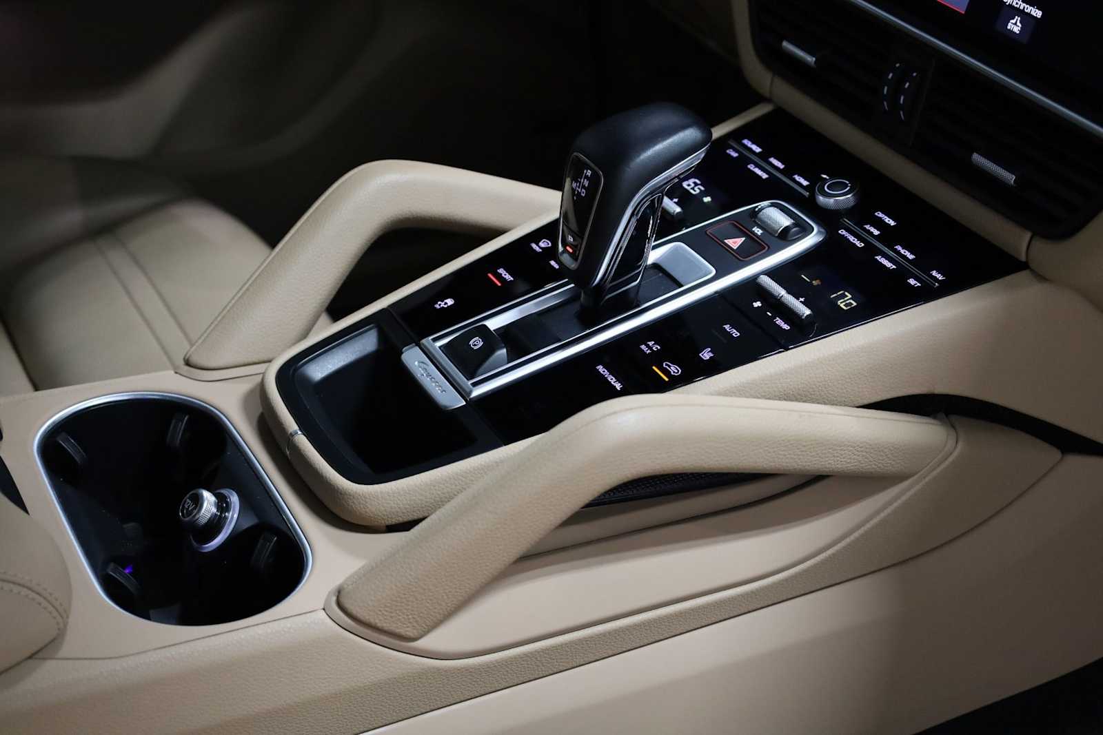 Thumbnail: 2019 Porsche Cayenne - 21