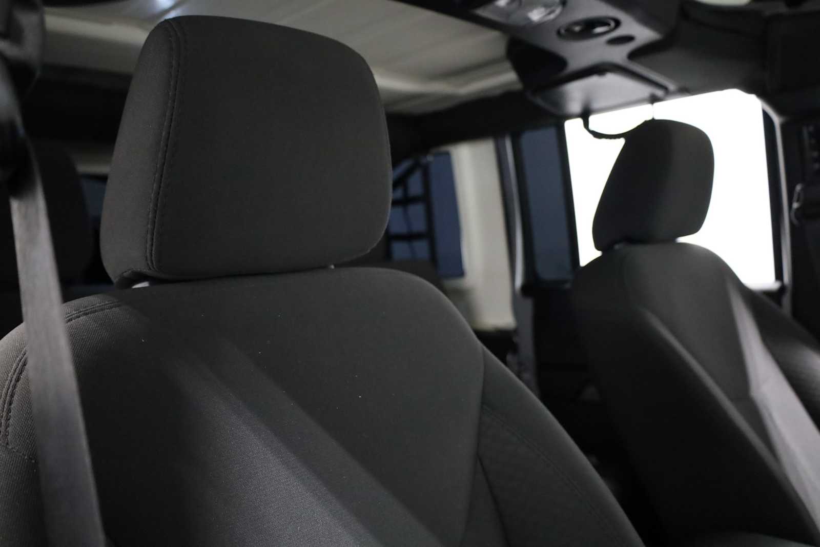 Thumbnail: 2017 Jeep Wrangler - 19