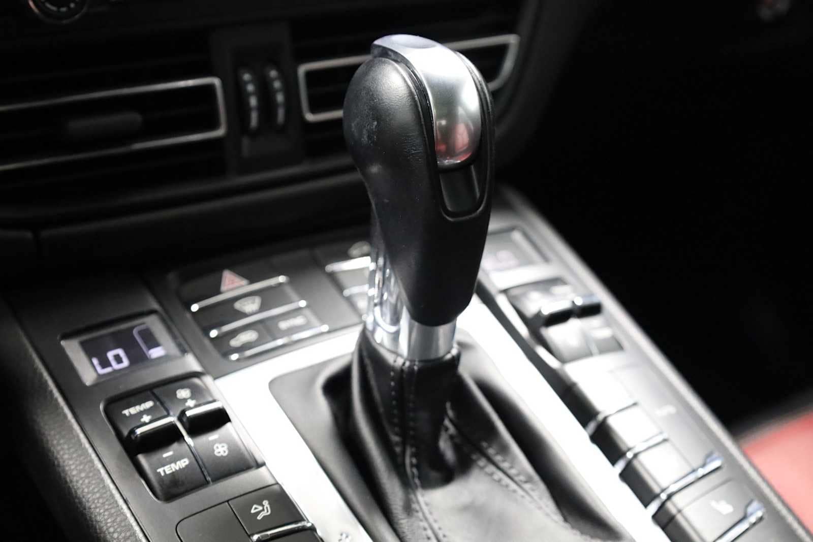 Thumbnail: 2020 Porsche Macan - 28