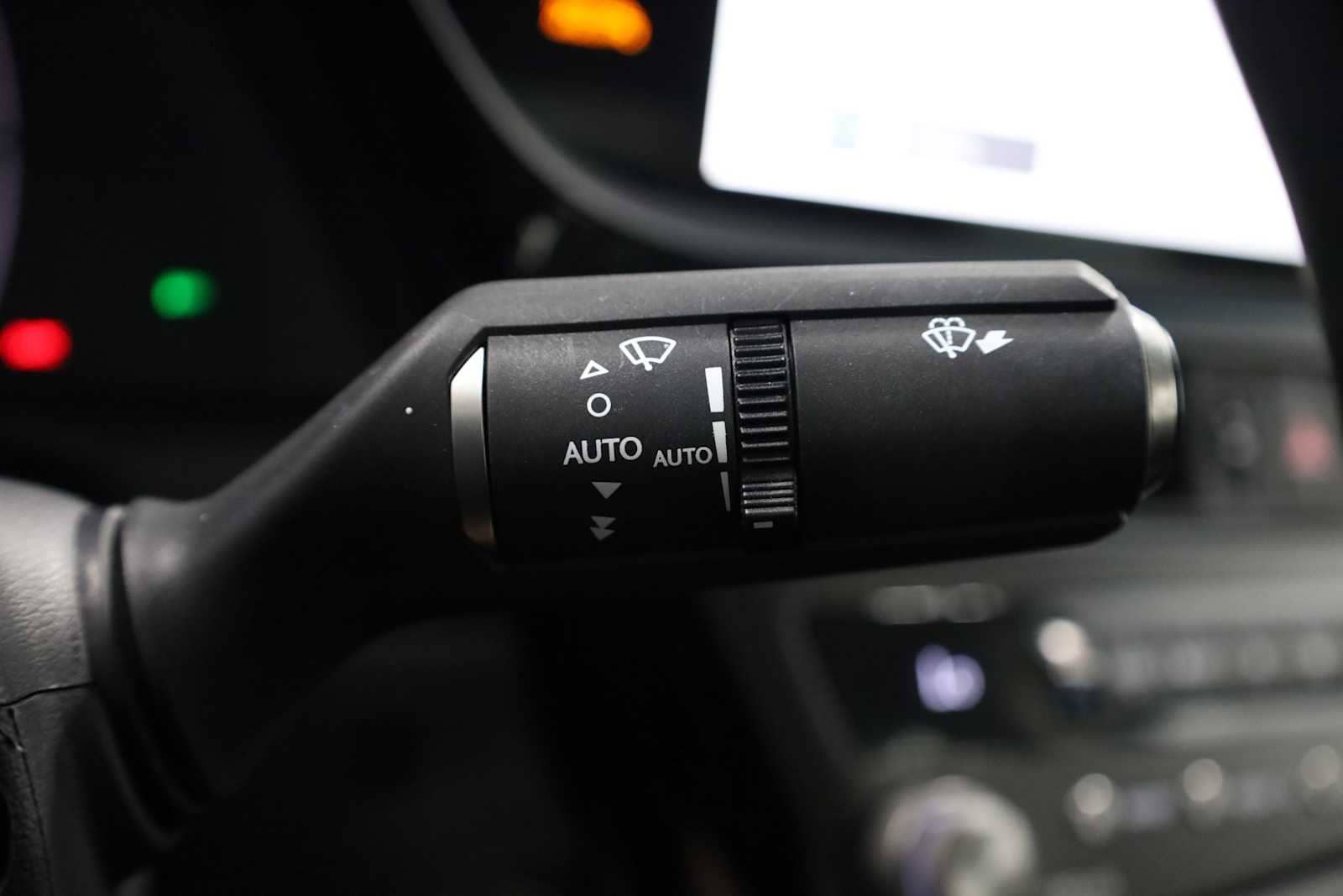 Thumbnail: 2023 Lexus ES - 27