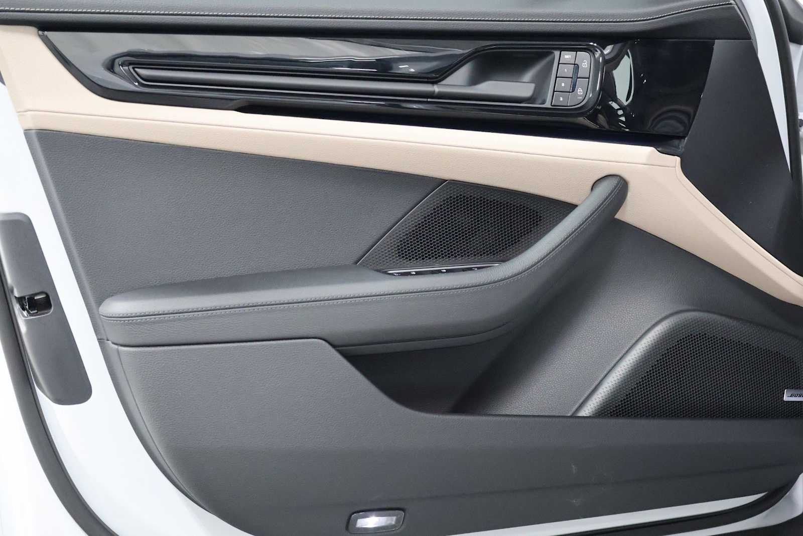 Thumbnail: 2025 Porsche Panamera - 16